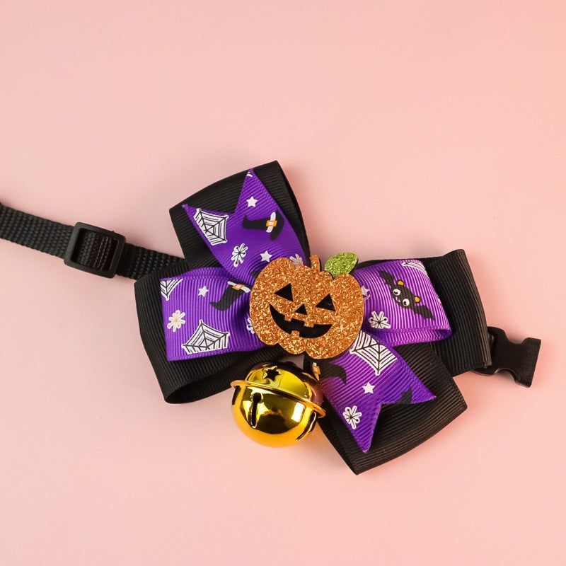 Brighten up your pup's holiday and dress them in this playful Pumpkin Bell Bow Tie. Adorning their neck with this delightful accessory, your pup will be the most stylish pup on the block this Halloween!