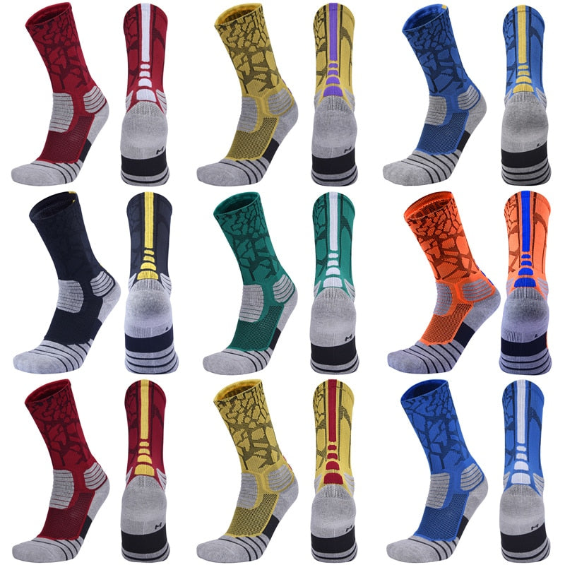 Experience the ultimate in comfort and performance with our High Quality Elite Sports Men's Sized Compression Socks! Designed for athletes, these socks provide targeted compression to increase blood flow and reduce muscle fatigue, allowing you to perform at your best.