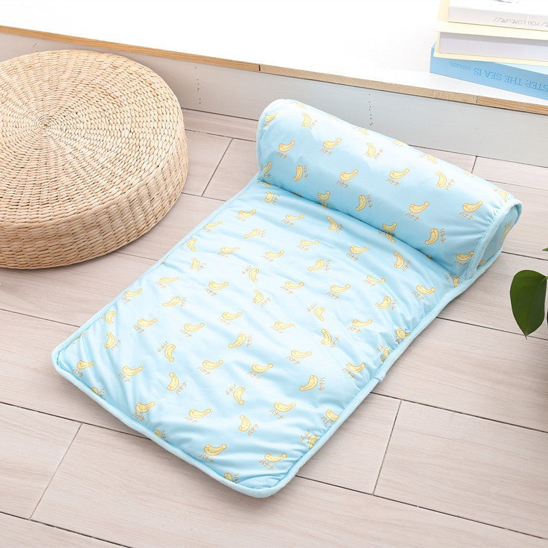 This Non-Slip Silk Pet Cooling Mat is the perfect way to keep your pet cool and comfortable. It's made with a non-slip silk material that's durable and safe for your pet. Plus the cooling mat technology helps regulate your pet's temperature for ultimate comfort.