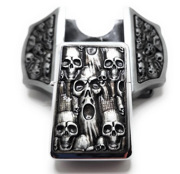 Make a bold, visually striking statement with this 3D Ghost Head Lighter Belt Buckle. With its edgy, 3D design, you'll be the center of attention wherever you go. Light up the night with this stunning accessory!