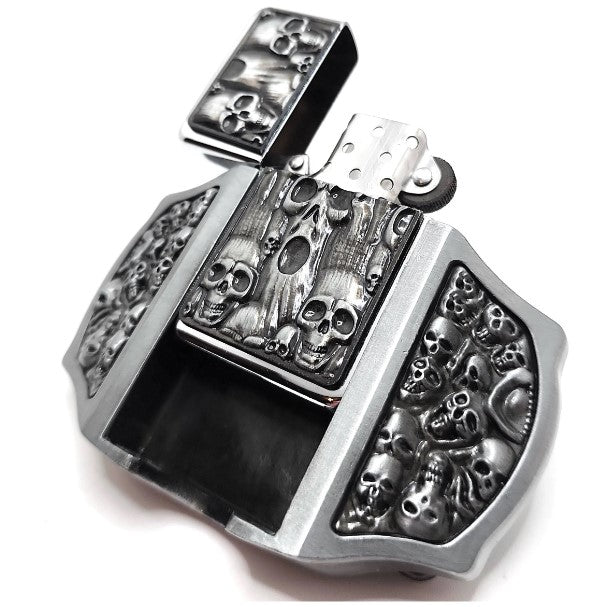 Make a bold, visually striking statement with this 3D Ghost Head Lighter Belt Buckle. With its edgy, 3D design, you'll be the center of attention wherever you go. Light up the night with this stunning accessory!