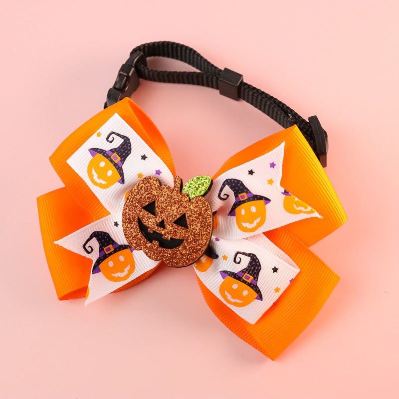 Brighten up your pup's holiday and dress them in this playful Pumpkin Bell Bow Tie. Adorning their neck with this delightful accessory, your pup will be the most stylish pup on the block this Halloween!