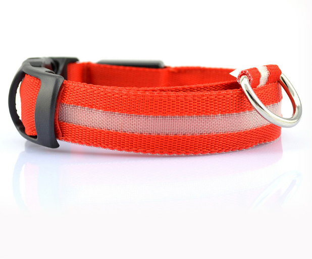 This Safety LED Dog Collar provides 360 degrees of visibility, so you can keep your pup safe when out for their nightly walks. It features bright LED lights that offer peace of mind and let everyone know that your beloved pup is nearby.