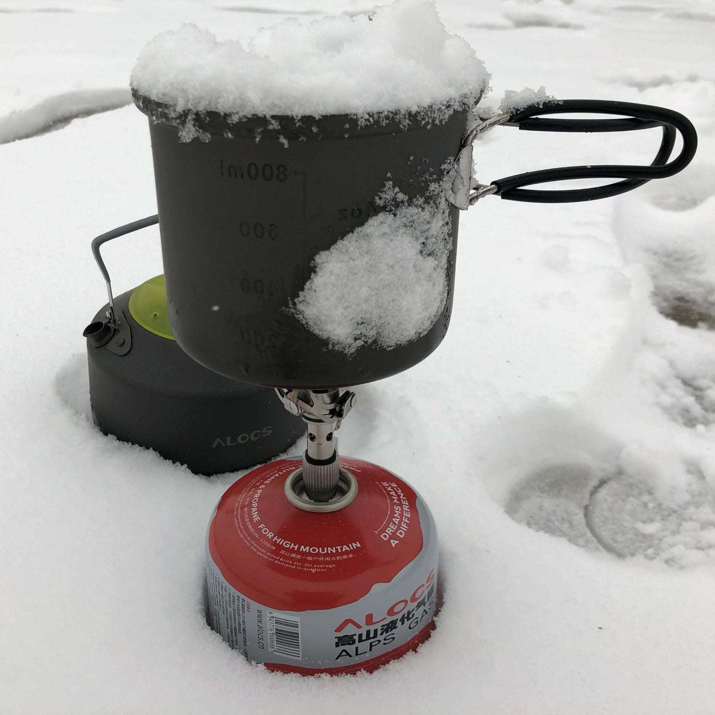 Only weighs 50g, mini size, easily fit into your pocket. Strong firepower up to 3000W. With foldable switch to control the power as you need. Collapsible bracket, anti-skid and with strong bearing capacity. Comes in a pouch for convenient carry. Note: Gas cartridge in NOT included here.