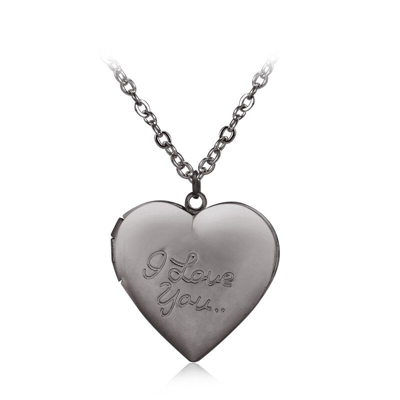 This beautiful locket is the perfect way to keep your special message close to your heart. Crafted using high-quality stainless steel and featuring intricate heart detailing, this piece of jewelry will last a lifetime. With a secure, snap-well closure, you can be sure your beloved message will remain safe and private.