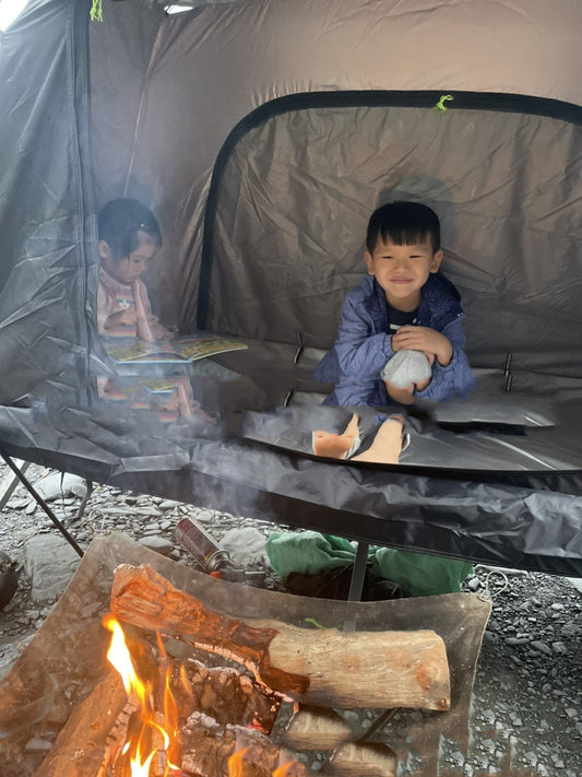 A wonderful way to camp, being off the ground and away from those pesky bugs. This folding ultra-light waterproof tent is perfect for all of your camping trips. Perfect for the small family up to 6 people, but also excellent for a single to have plenty of room for all your camping, hunting, fishing or other gear.