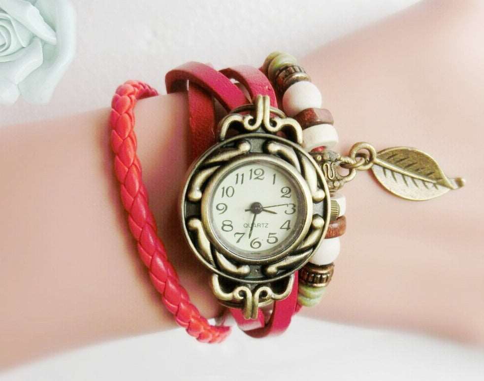 Genuine Leather Vintage Style multicolor High Quality Quartz Watch with a Lovely Bracelet with a snap back.