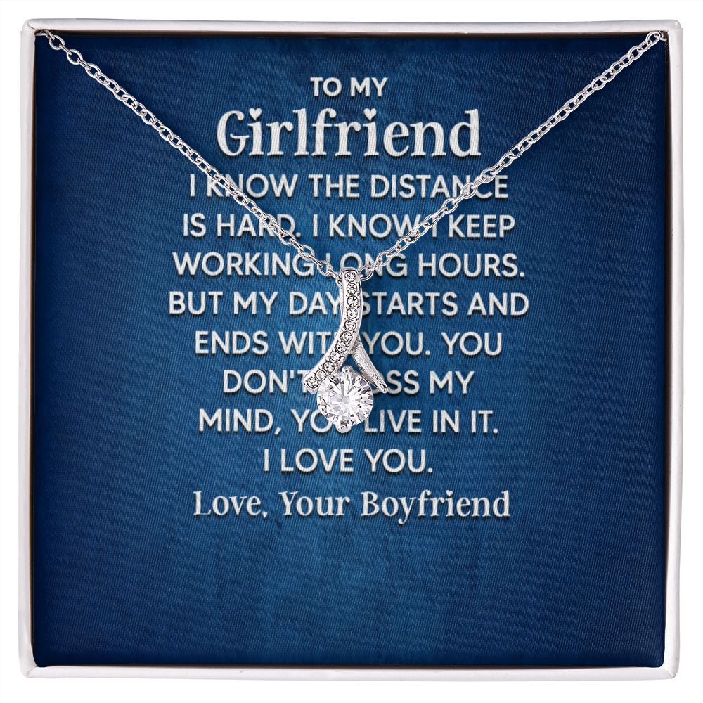 Girlfriend Distance Alluring Beauty Necklace