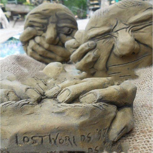 Material: Resin Craft: Resin crafts Category: Resin Crafts Hanging form: pendant Style: other Modeling: Character Size information: Product size: don’t listen 12*4.5*8.5cm, don’t look 12*4*9.5cm, don’t say 10.5*4*9cm