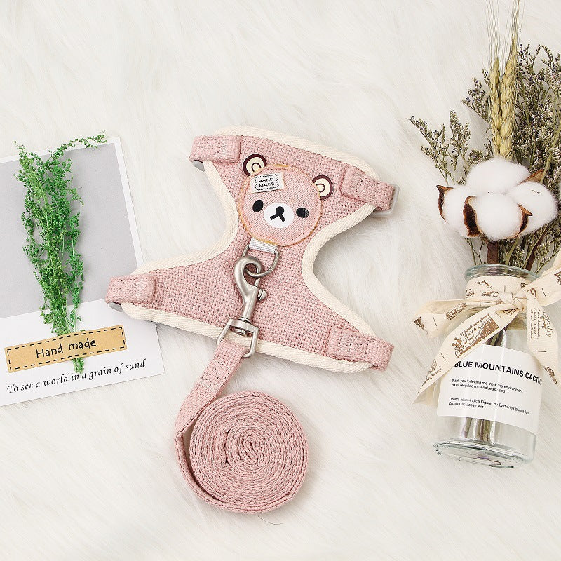 Designed for small pets, this comfortable harness ensures secure control while preventing strain. The included traction leash provides reliable handling during walks, enhancing safety without sacrificing comfort. 