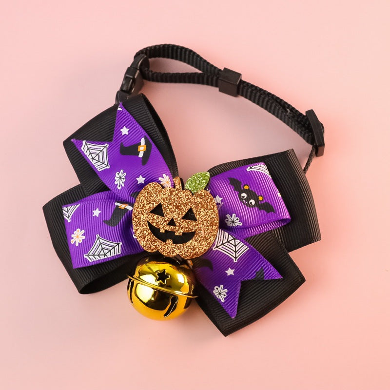 Brighten up your pup's holiday and dress them in this playful Pumpkin Bell Bow Tie. Adorning their neck with this delightful accessory, your pup will be the most stylish pup on the block this Halloween!