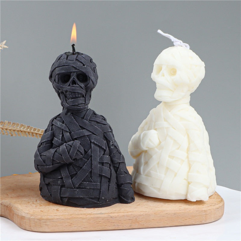 Don't worry, it won't eat your brains, just give you a refreshing scent! Our Aromatherapy Zombie Silicone Candle fills the room with a delicious aroma and gives your Halloween decorations a spooky touch—you won't believe your nose!