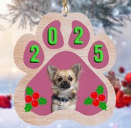 Add a paw-some touch to your holiday décor with our pet paw-shaped Christmas tree ornaments. Measuring 3.5 inches in diameter, these delightful decorations offer a loving tribute to your furry family members and are perfect for custom personalization.