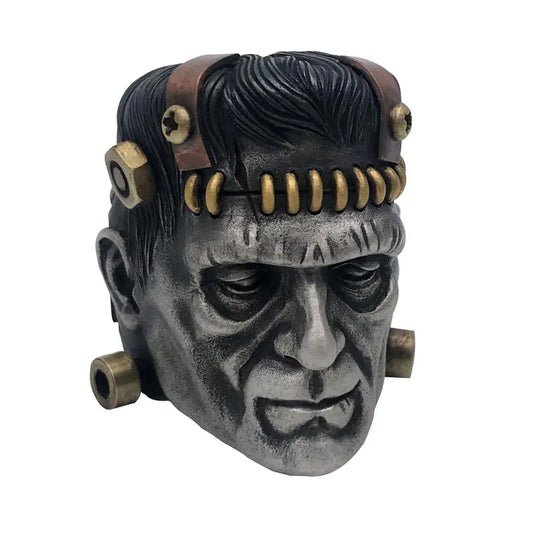 Walk on the wild side with this unique Creative Retro Frankenstein Ring. Its creative design and fun look make it the perfect addition to your Halloween wardrobe. Show off your sense of style and get ready for a spooky and fashionable night!