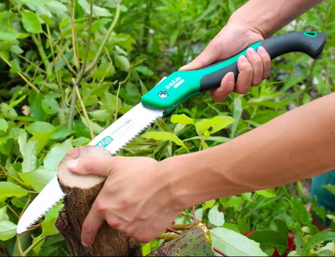 Foldable Portable 10 Inch Hand Saw
