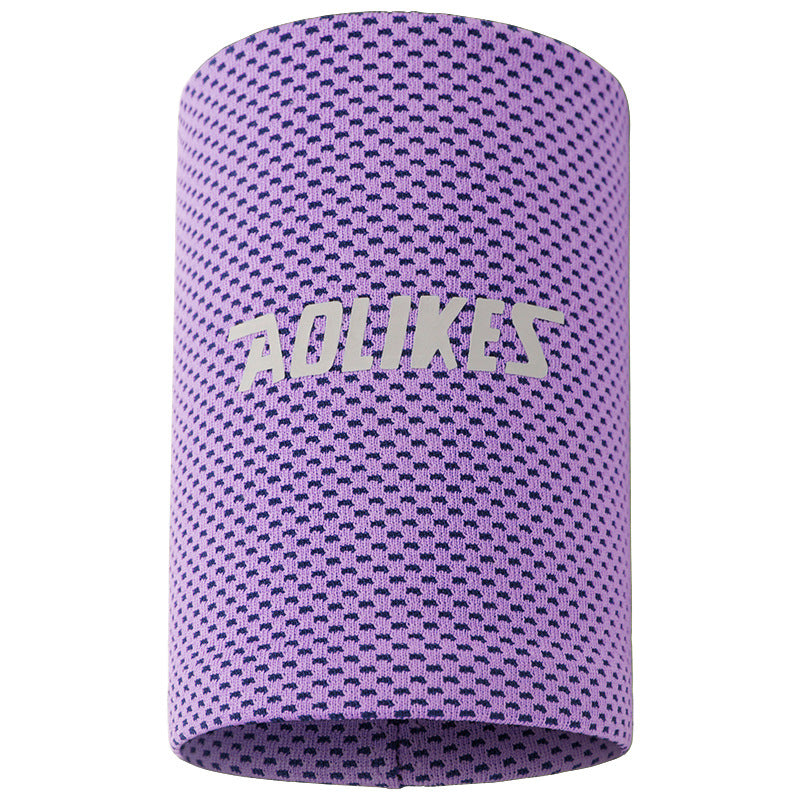 Stay cool and flexible with our Cooling Supportive Wrist Band! Our wrist band provides gentle compression and adjustable cooling for maximum comfort and mobility throughout the hot summer days. Experience sustained relief from over heating, pain and fatigue with our cooling wrist band!