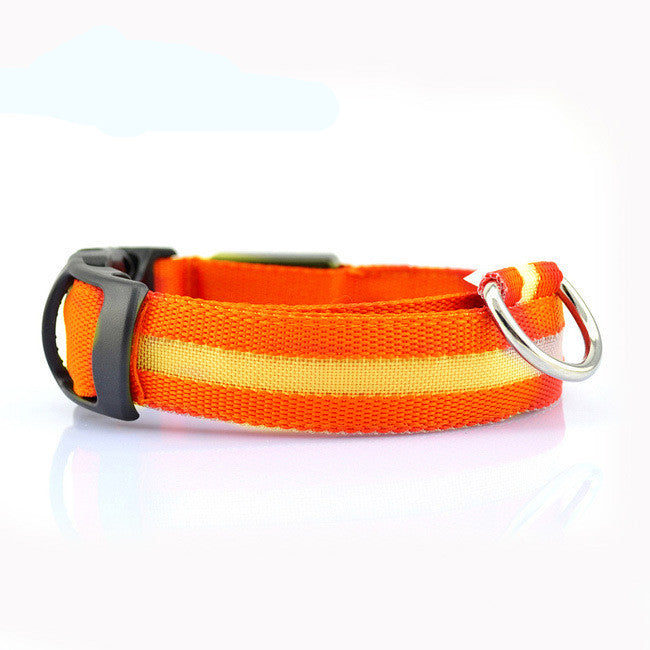 This Safety LED Dog Collar provides 360 degrees of visibility, so you can keep your pup safe when out for their nightly walks. It features bright LED lights that offer peace of mind and let everyone know that your beloved pup is nearby. 