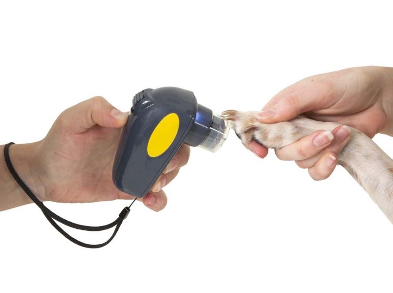 Save yourself the headache of giving your pup a traditional nail trim with the JW GripSoft Palm Nail Grinder! This nifty device provides the same nail-smoothing results with its comfortable grip, adjustable speed, and powerful rotary action. Woof, that's easy!