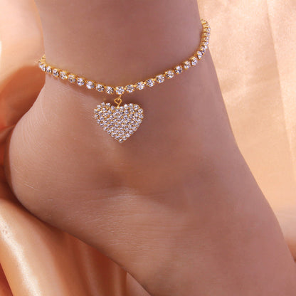 This classic and timeless Luxury Diamond Heart-Shaped Anklet offers a delicate and refined design crafted with intricate detailing and craftsmanship. Featuring genuine sterling silver plating and hand-set clear diamonds, this stylish anklet is sure to make a statement. The perfect combination of sparkle, quality, and elegance, this anklet is sure to last for years to come.