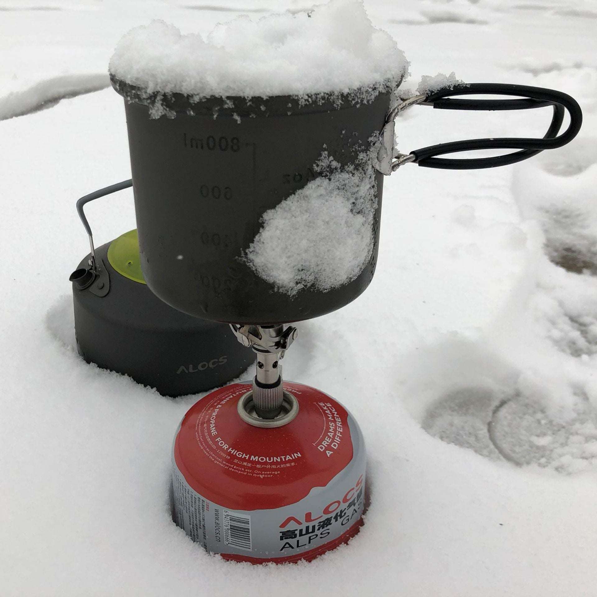 Only weighs 50g, mini size, easily fit into your pocket. Strong firepower up to 3000W. With foldable switch to control the power as you need. Collapsible bracket, anti-skid and with strong bearing capacity. Comes in a pouch for convenient carry. Note: Gas cartridge in NOT included here.