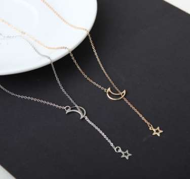 This clavicle short chain, minimalist design is perfect to match up with any outfit, especially the outfit of autumn and winter. It can add more charm to your style and makes you be the center of attention with this lovely moon and star pendant set.  The necklace is beautifully packaged for gift giving. It is an ideal gift for lover, mom, friends, daughter on Valentine's Day, mother’s day, graduation, and so on.