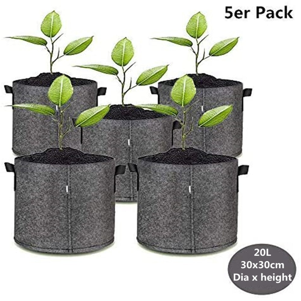 These black and gray felt plant grow bags are perfect for your vegetables, flowers or leafy plants. With perfect ventilation, easy to move and eco-friendly bags these grow bags are perfect to help plants grow efficiently and effectively.