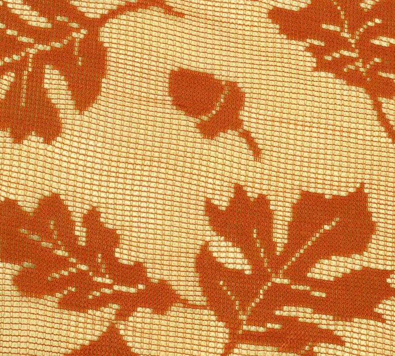This high quality autumn table runner is made with a lovely maple leaf design in lace and would be perfect for fall decorations or for your Thanksgiving dinner. 