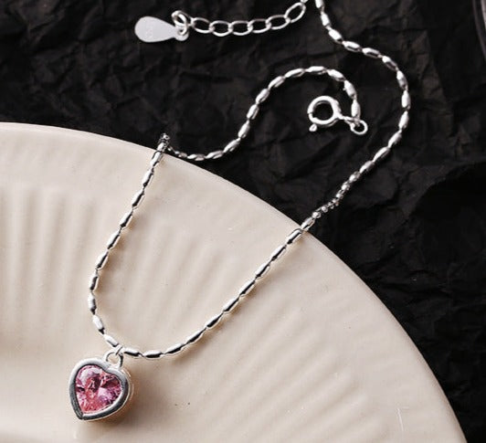 This adorable 925 sterling silver heart-shaped pink anklet is perfect for your special lady as a great Valentine's gift.  She'll love the delicate style, the perfect fit and the pink crystal. 