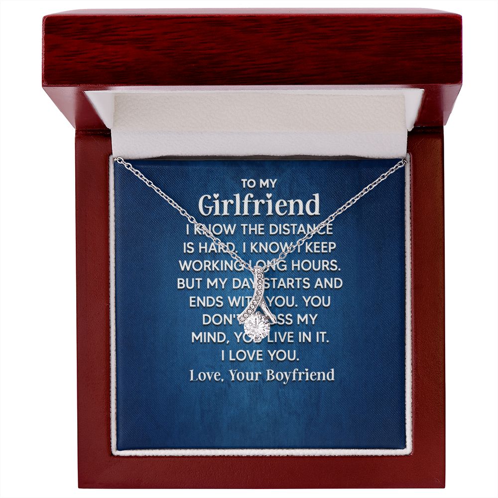 Girlfriend Distance Alluring Beauty Necklace